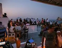 Hotel Raya-1